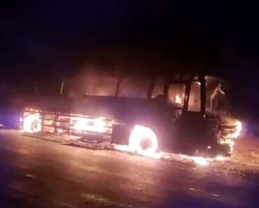नाशिक-औरंगाबाद महामार्गावर धावत्या शिवशाही बसला आग
