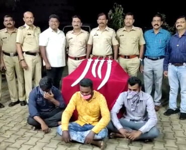 नाशिक: तलवारीने केक कापायला गेले, सेलिब्रेशन झालं पोलीस कोठडीत..