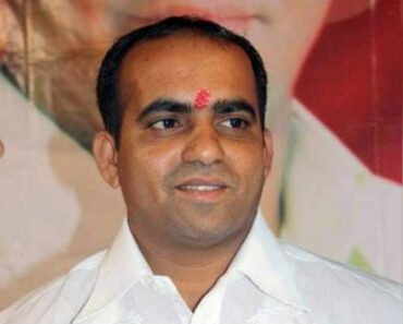 नाशिकच्या एमजी रोडवर शिवसेना पदाधिकारी निलेश उर्फ बाळा कोकणे यांच्यावर हल्ला