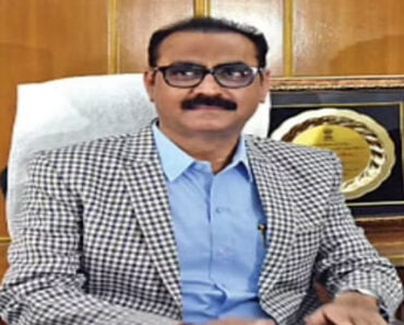 नाशिक महानगरपालिका आयुक्त रमेश पवार यांची बदली..