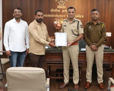 नाशिक: सोनसाखळी खेचणाऱ्यास धाडसी युवकांनी पकडले; पोलीस आयुक्तांकडून सन्मान