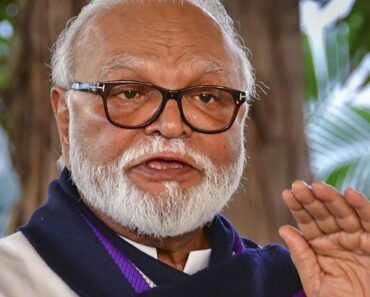 नाशिक: छगन भुजबळ यांनी घेतली मंत्रीपदाची शपथ !