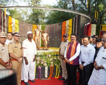 नाशिक: मुख्यमंत्री देवेंद्र फडणवीस यांच्या हस्ते ‘कॉमन मॅन- पोलीस शिल्पा’चे अनवारण संपन्न
