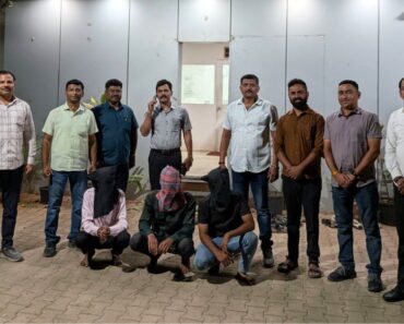 рдирд╛рд╢рд┐рдХ: рдХреЛрдпрддреНрдпрд╛рдЪрд╛ рдзрд╛рдХ рджрд╛рдЦрд╡реВрди рджрд╣рд╢рдд рдорд╛рдЬрд╡рдгрд╛рд░реА рдЯреЛрд│реА рддрд╛рдмреНрдпрд╛рдд ! рдирд╛рд╢рд┐рдХ: рдХреЛрдпрддреНрдпрд╛рдЪрд╛ рдзрд╛рдХ рджрд╛рдЦрд╡реВрди рджрд╣рд╢рдд рдорд╛рдЬрд╡рдгрд╛рд░реА рдЯреЛрд│реА рддрд╛рдмреНрдпрд╛рдд !