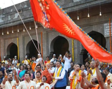 श्री काळाराम मंदिरात धर्मध्वज उभारणी सोहळा संपन्न