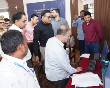 नाशिक: अतिवृष्टीच्या पार्श्वभूमीवर यंत्रणांनी सतर्क राहून तत्काळ प्रतिसाद द्यावा- विभागीय आयुक्त डॉ. प्रवीण गेडाम
