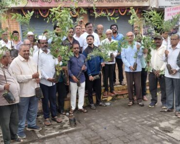 नाशिक: मिशन ग्रीन मान्सून उपक्रमांसाठी सरसावले नाशिककर ! ३५०० नागरिकांना घरपोच रोपांचे वाटप