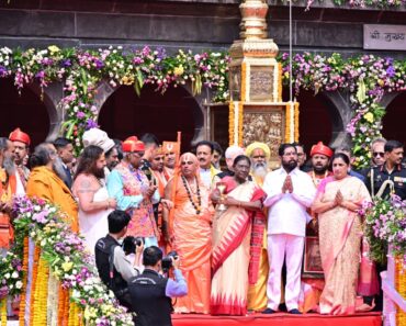 नाशिक: गोदातीरावर सिंहस्थाचा शंखनाद; राष्ट्रपती द्रौपदी मुर्मू यांच्या हस्ते धर्मध्वजारोहण !